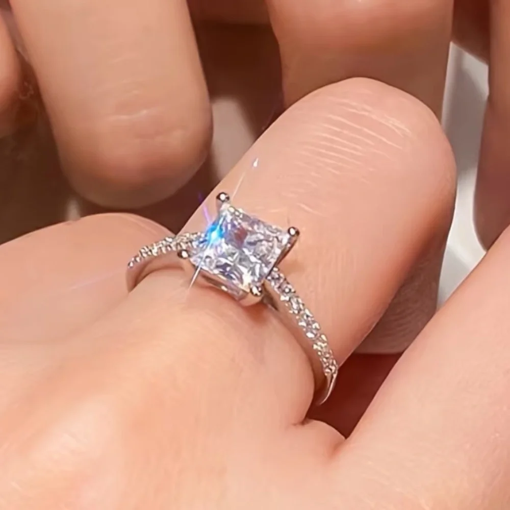 Private Label Silver Princess-Cut Solitaire Ring with Clear Stone